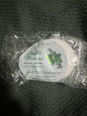 Aminnah Breathe Momma Shower Steamer - White